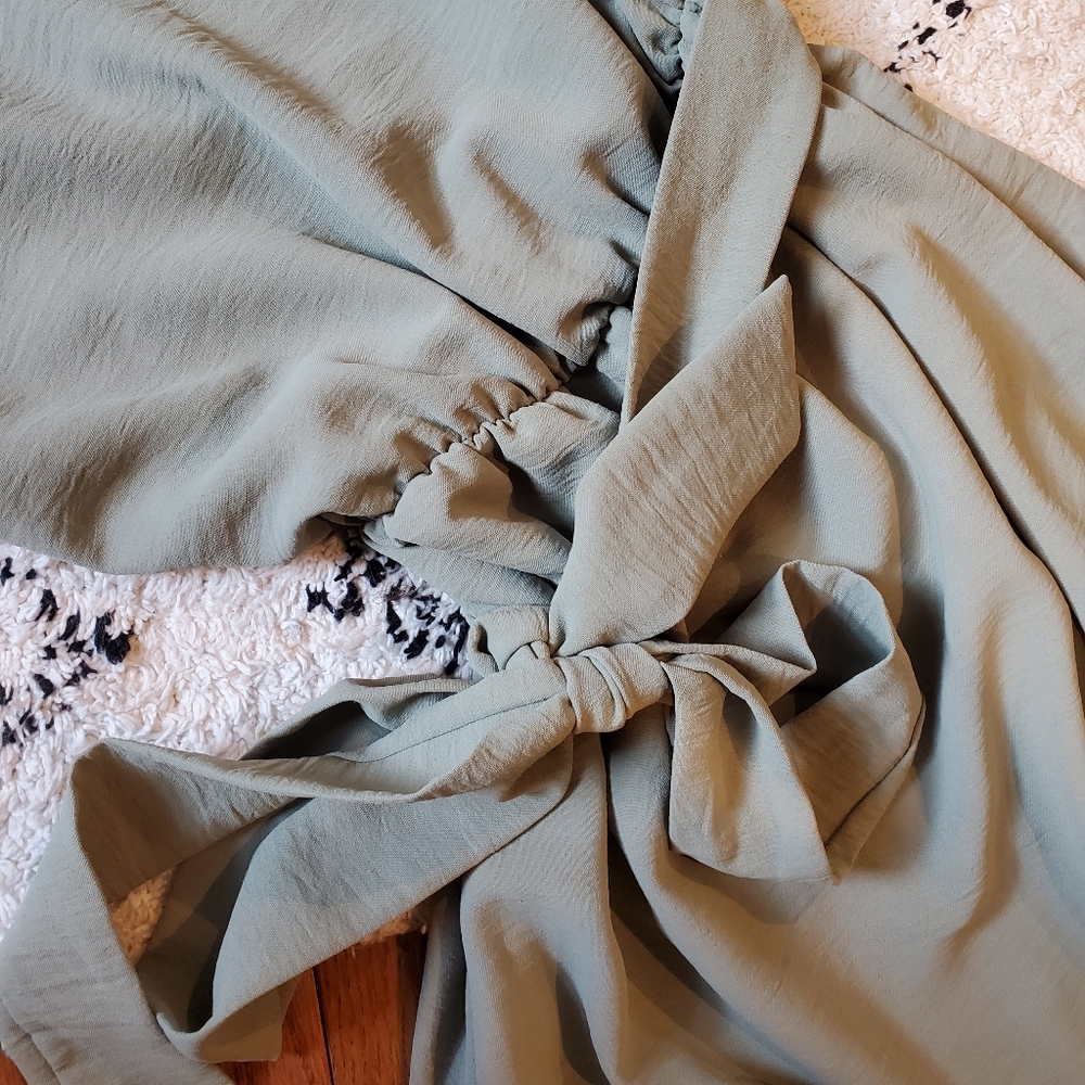 MOVING: MAKE OFFER Seafoam green dress - Picture 6 of 6